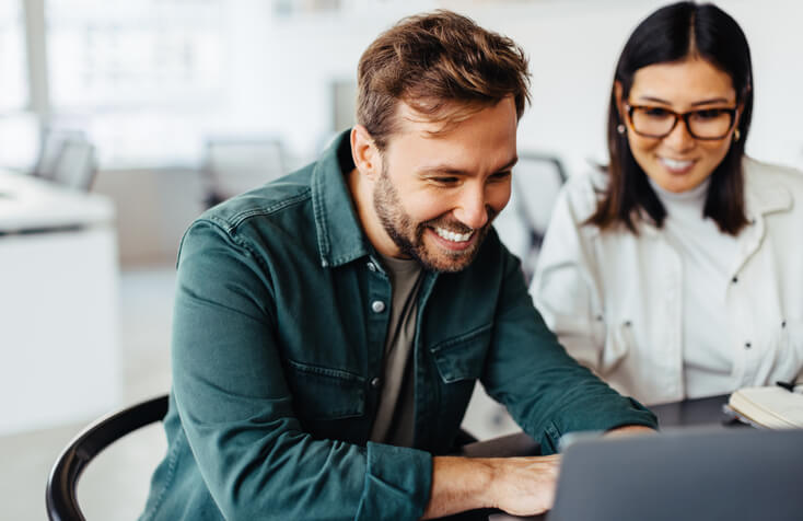 people-on-computer people-on-computer